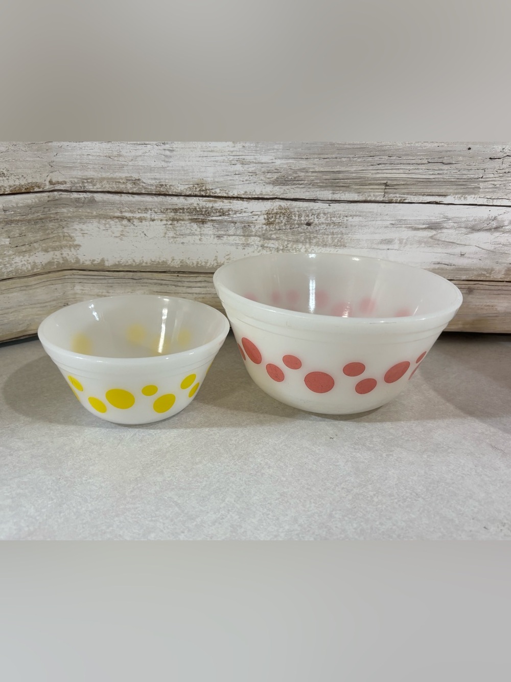 Set of 2 vintage Federal Dots bowls - imperfect